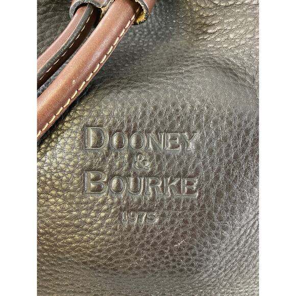 DOONEY & BOURKE LARGE BLACK LEATHER DRAWSTRING SHOULDER BAG - Picture 12 of 16